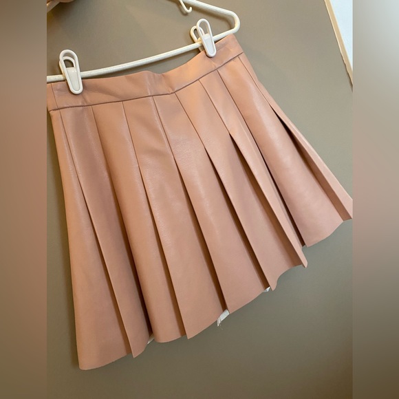 Aritzia Dresses & Skirts - Aritzia Sunday Best micro pleated skirt